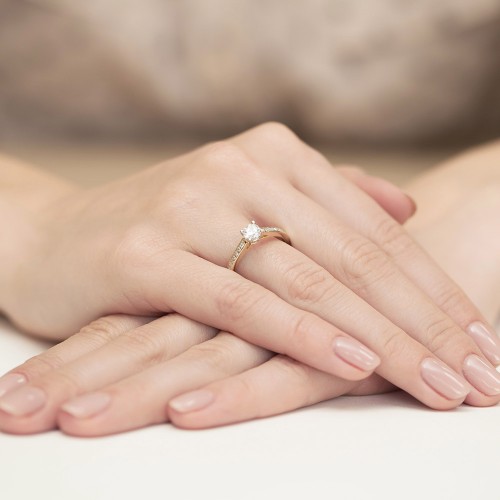 Złoty pierścionek zaręczynowy brylanty 0,62ct Galaktyki