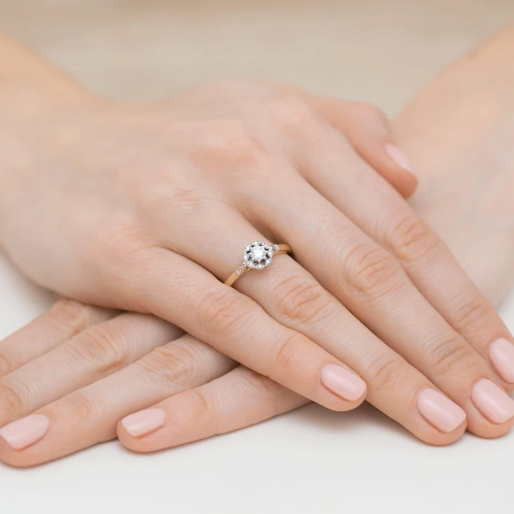 Pierścionek z białego złota z brylantami 0,28ct Galaktyki