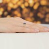 Pozłacany pierścionek z okrągłym kamieniem nastroju zmieniający kolor Kleur  JP054-925-Z marko