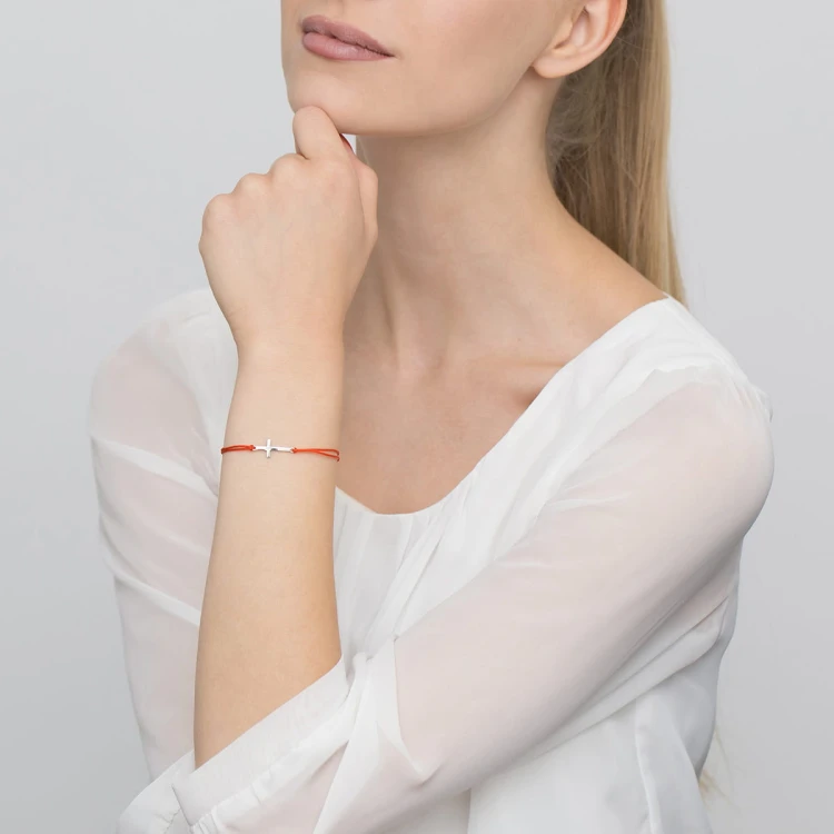 Bransoletka srebrna czerwony sznurek z krzyżem Animo B832-925-CS marko