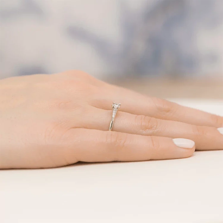 Pierścionek z białego złota z brylantami 0,11ct Galaktyki W466-585-B0.11 marko
