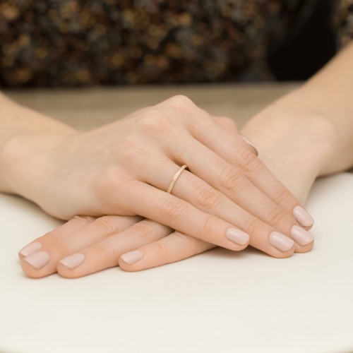Pierścionek z różowego złota obrączka z brylantami 0,09ct Galaktyki