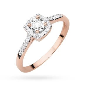 Pierścionek zaręczynowy wielokamieniowy  z różowego złota Lab Diamonds