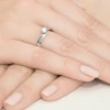 Subtelny zaręczynowy pierścionek z białego złota z diamentem laboratoryjnym 0,30ct Lab Diamonds W0231.B3.LDW.05 marko