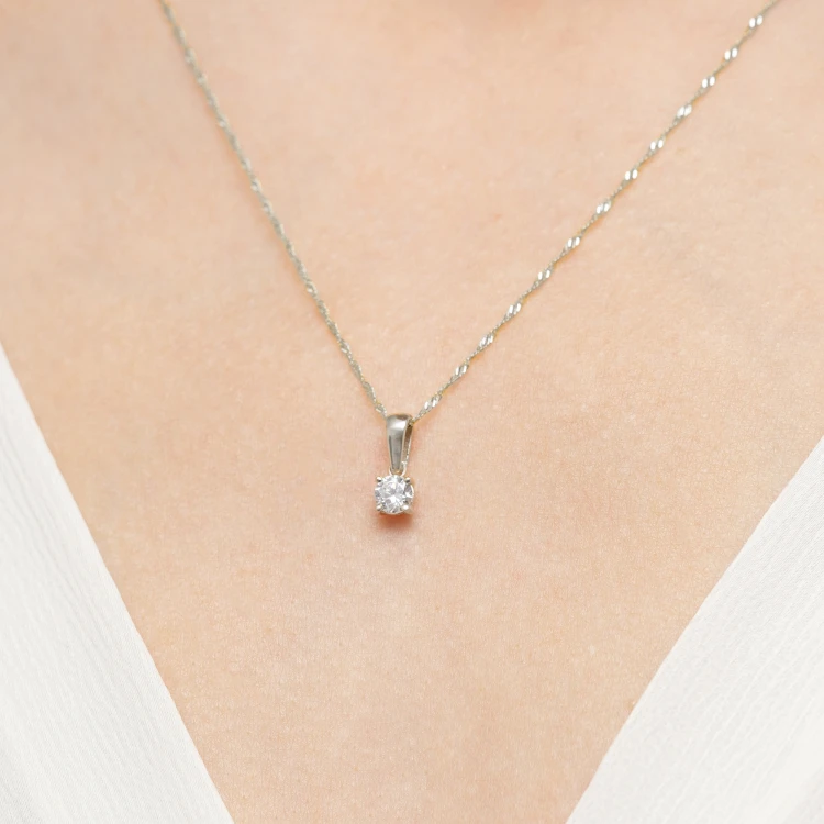 Zawieszka z białego złota z pojedynczym diamentem 0,30ct Z0576.B3.DIW.01 marko