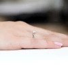 Klasyczny pierścionek mijanka z białego złota z diamentem laboratoryjnym 0,20ct Lab Diamonds W0243.B3.LDW.01 marko