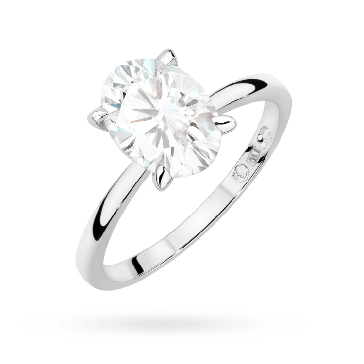 Klasyczny pierścionek z białego złota z pojedynczym owalnym diamentem laboratoryjnym Lab Diamonds W0688.B3.LDW.01 marko