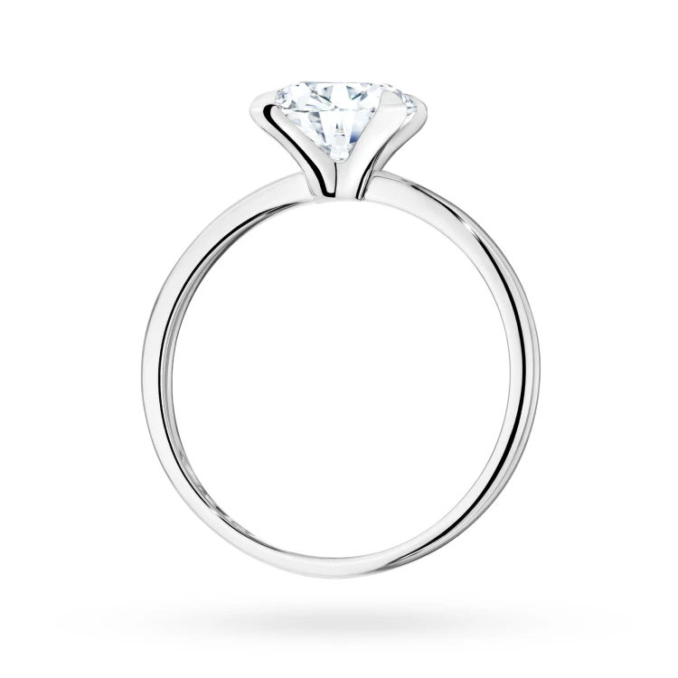 Klasyczny pierścionek z białego złota z pojedynczym owalnym diamentem laboratoryjnym Lab Diamonds W0688.B3.LDW.01 marko