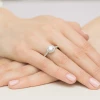 Pierścionek z białego złota Halo diament laboratoryjny 1,00ct i kamienie boczne Lab Diamonds W0508.B3.LDW.04 marko