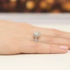 Pierścionek z białego złota Halo diament laboratoryjny 1,00ct i kamienie boczne Lab Diamonds W0508.B3.LDW.04 marko