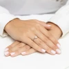 Zaręczynowy pierścionek z białego złota diament laboratoryjny Princessa w kwadratowej oprawie Lab Diamonds W0590.B3.LDW.01 marko