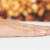 Zaręczynowy pierścionek z białego złota diament laboratoryjny Princessa w kwadratowej oprawie Lab Diamonds W0590.B3.LDW.01 marko
