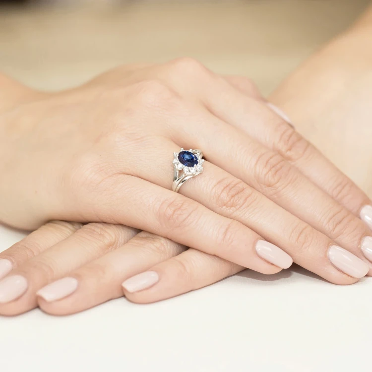 Pierścionek zaręczynowy z białego złota szafir 0,90ct Dynastia W0037.B3.SAB.01 marko