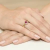 Złoty pierścionek zaręczynowy z rubinem 0,60ct i brylantami Dynastia Relove W0330.Z3.RUR.01 marko