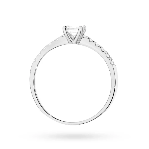 Zaręczynowy pierścionek z białego złota  kwadratowy diament laboratoryjny Princessa 0,30ct Lab Diamonds