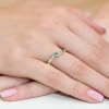 Złoty pierścionek zaręczynowy ze szmaragdem 0,15ct i brylantami z białego złota Galaktyki W0262.B3.EMG.01 marko