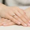 Złoty pierścionek diament laboratoryjny 1,00ct i kamienie na koronie różowe złoto Lab Diamonds W0547.R3.LDW.04 marko