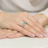 Okazały pierścionek z białego złota z topazem Swiss i diamentami kwadratowa korona Dynastia W0514.B3.TOB.01 marko