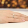 Pierścionek z białego złota z brylantem 0,50ct półokrągła szyna Klasyka W0553.B3.DIW.02 marko