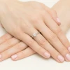 Klasyczny pierścionek z białego złota z diamentem laboratoryjnym 0,70ct półokrągła szyna Lab Diamonds W0553.B3.LDW.03 marko