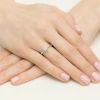 Pierścionek z białego złota diament laboratoryjny 0,50ct kamienie wokół korony Lab Diamonds W0539.B3.LDW.02 marko