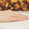 Pierścionek z białego złota diament laboratoryjny 0,50ct kamienie wokół korony Lab Diamonds W0539.B3.LDW.02 marko