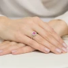Pierścionek z białego złota z kwadratową koroną różowy topaz i diamenty Dynastia W0514.B3.TOP.01 marko