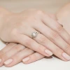 Pierścionek zaręczynowy z białego złota z owalnym diamentem laboratoryjnym Lab Diamonds i brylantami kwiatek markiza W0182.B3.LDW.01 marko