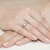 Pierścionek zaręczynowy z białego złota z owalnym diamentem laboratoryjnym Lab Diamonds i brylantami kwiatek markiza W0182.B3.LDW.01 marko