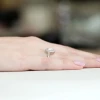 Pierścionek białe złoto z owalnym diamentem laboratoryjnym Lab Diamonds i brylantami kwiatek markiza W0303.B3.LDW.01 marko