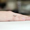 Pierścionek różowe złoto z owalnym diamentem laboratoryjnym Lab Diamonds i brylantami kwiatek markiza W0303.R3.LDW.01 marko