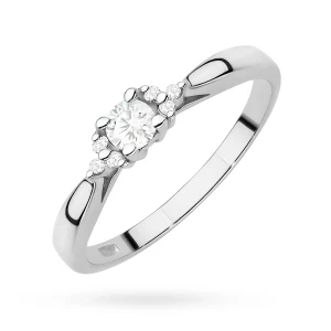 Pierścionek z białego złota z brylantami 0,13ct Obietnice