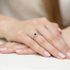 Pierścionek zaręczynowy białe złoto z czarnym diamentem i brylantami Galaktyki W0238.B3.DIB.01 marko