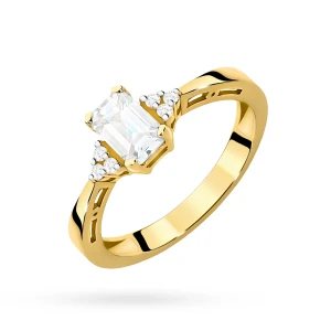 Pierścionek zaręczynowy z żółtego złota  z prostokątnym diamentem laboratoryjnym Lab Diamonds
