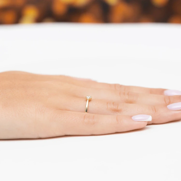 Minimalistyczny złoty pierścionek z diamentem laboratoryjnym 0,20ct Lab Diamonds W0579.Z3.LDW.03 marko