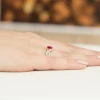 Złoty pierścionek zaręczynowy z rubinem 0,60ct i brylantami Dynastia W0028.Z3.RUR.01 marko