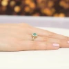 Pierścionek ze szmaragdem 0,50ct i brylantami kwiat Kultowa żółte złoto W0529.Z3.EMG.01 marko