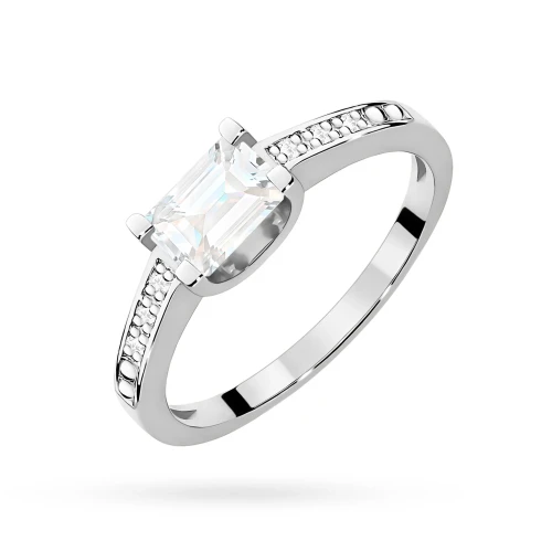Pierścionek zaręczynowy z białego złota z prostokątnym diamentem laboratoryjnym Lab Diamonds W0105.B3.LDW.01 marko