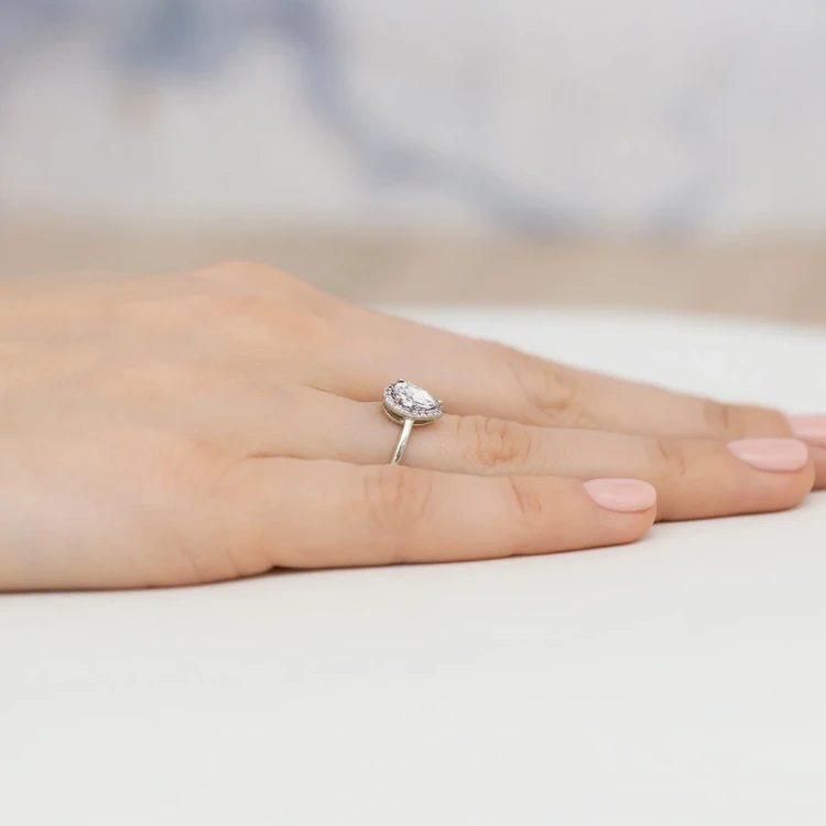 Pierścionek z białego złota z diamentami laboratoryjnymi Lab Diamonds łezka W0455.B3.LDW.01 marko