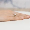 Złoty pierścionek z diamentami laboratoryjnymi Lab Diamonds łezka W0455.Z3.LDW.01 marko