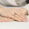 Pierścionek z żółtego złota z okrągłym rubinem i brylantami oprawa halo Kultowa W0538.Z3.RUR.01 marko