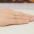 Złoty pierścionek diament laboratoryjny 0,40ct i kamienie na koronie białe złoto Lab Diamonds W0547.B3.LDW.01 marko