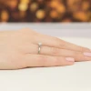Złoty pierścionek diament laboratoryjny 0,50ct i kamienie na koronie białe złoto Lab Diamonds W0547.B3.LDW.02 marko