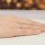 Złoty pierścionek diament laboratoryjny 0,70ct i kamienie na koronie białe złoto Lab Diamonds W0547.B3.LDW.03 marko
