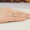 Złoty pierścionek diament laboratoryjny 0,40ct i kamienie na koronie żółte złoto Lab Diamonds W0547.Z3.LDW.01 marko