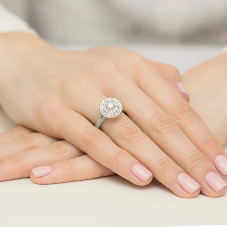 Okazały pierścionek diament laboratoryjny 0,40ct i 88 kamieni bocznych białe złoto Lab Diamonds W0549.B3.LDW.01 marko