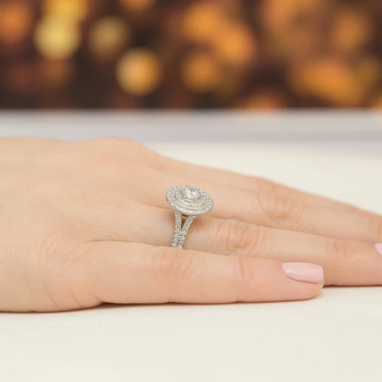 Okazały pierścionek diament laboratoryjny 0,40ct i 88 kamieni bocznych białe złoto Lab Diamonds W0549.B3.LDW.01 marko