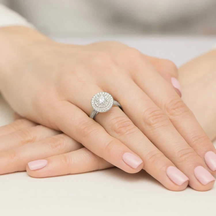 Okazały pierścionek diament laboratoryjny 0,50ct i 88 kamieni bocznych białe złoto Lab Diamonds W0549.B3.LDW.02 marko