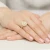 Okazały pierścionek diament laboratoryjny 0,40ct i 88 kamieni bocznych żółte złoto Lab Diamonds W0549.Z3.LDW.01 marko