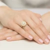Okazały pierścionek diament laboratoryjny 0,50ct i 88 kamieni bocznych żółte złoto Lab Diamonds W0549.Z3.LDW.02 marko